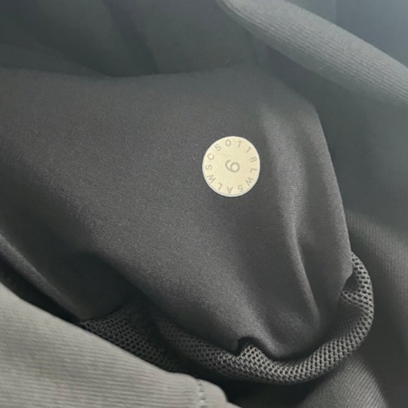 Lululemon On The Fly 7/8 Pant - Blue Tied Size 6 - Picture 5 of 5